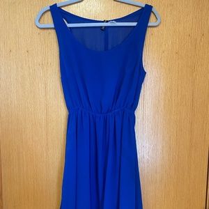 Light and comfortable blue dress